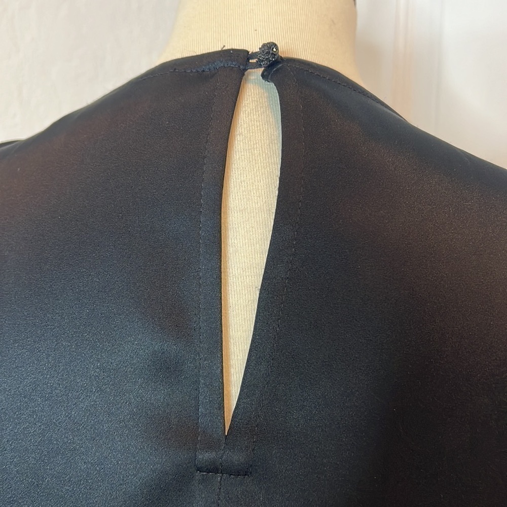 St. John Black Satin & Wool Blend Embellished Blouson Dress Size 6 - Picture 6 of 8